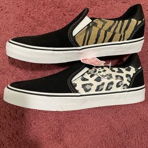 Womens Vans slides ** never been worn **